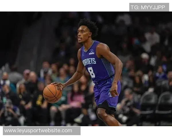 塞克斯顿半场表现出色8投4中斩获12分并罚球5罚4中展现强大攻击力