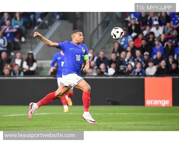 姆巴佩确认继续为法国国家队效力不会回马德里养伤