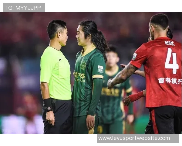 印尼媒体对马宁判罚提出质疑为何塔辛阻挡罗梅尼未被红牌处罚