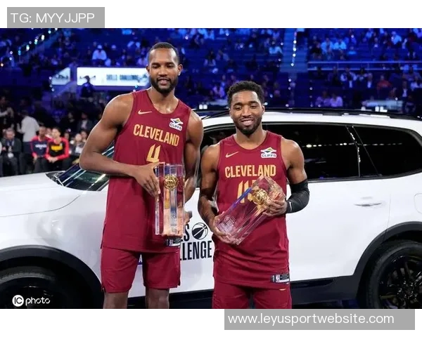 小莫布里半场表现抢眼17分钟内10投6中斩获13分4篮板2封盖