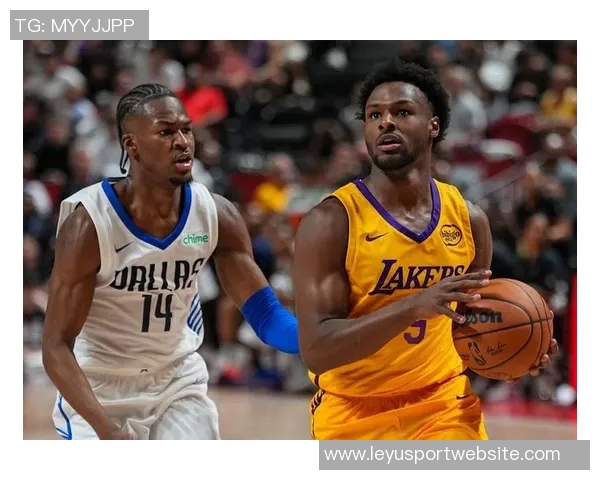 夸梅直言布朗尼一年无进步威少积极跑动更具价值