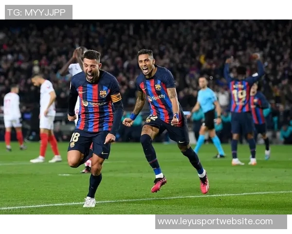 拉菲尼亚在社交媒体上向阿尔巴致敬表达曾共战的荣幸与感激之情