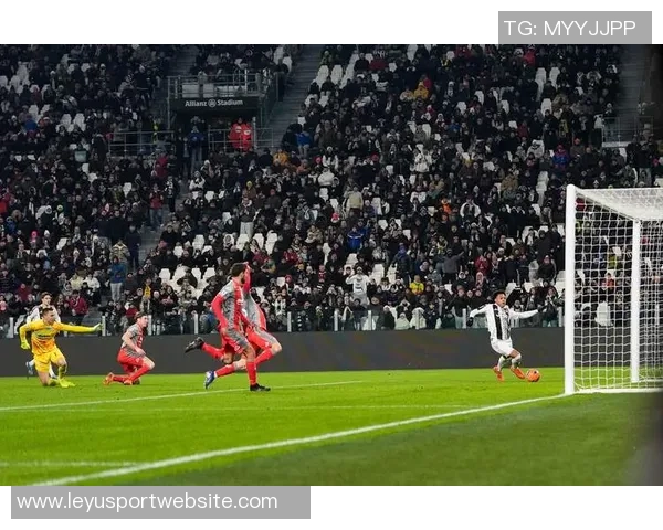 韦斯利精彩挑射助力罗马客场3-1战胜克雷莫内塞荣膺最佳球员